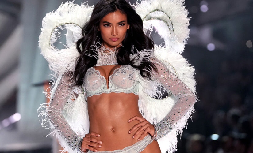 Victoria’s Secret model Kelly Gale shares 8-minute ab workout: ‘4 exercises 30 seconds each’