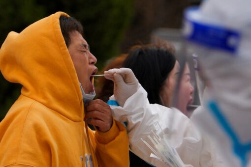 Shanghai will allow COVID-stricken kids to stay with parents