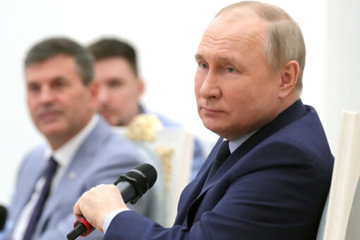 Putin orders troops not to storm final Mariupol holdout