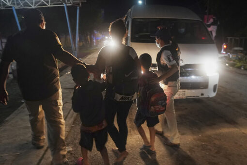 Mexican authorities defuse Easter weekend migrant march