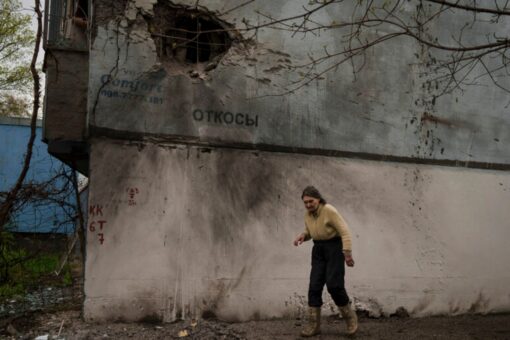 Russia continues to strike eastern Ukraine as officials call for evacuation of Mariupol