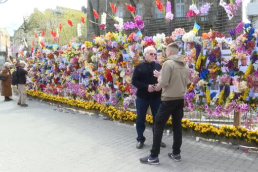 American in Ukraine creates tribute wall of victims from Russia’s war