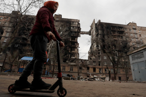 Mariupol warns Russia is preparing to shut down city to ‘filter’ all men for forced service, labor