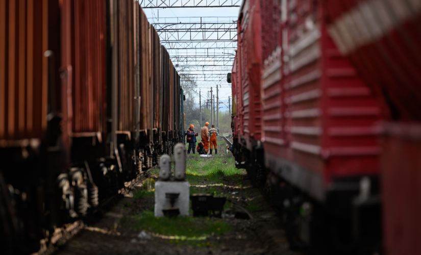 Russia unleashes attacks on Ukraine railways: ‘There are victims’