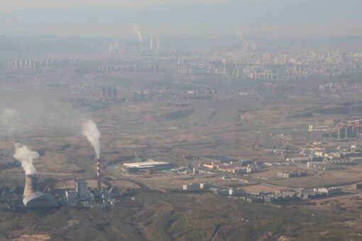 China promotes coal in setback for efforts to cut emissions
