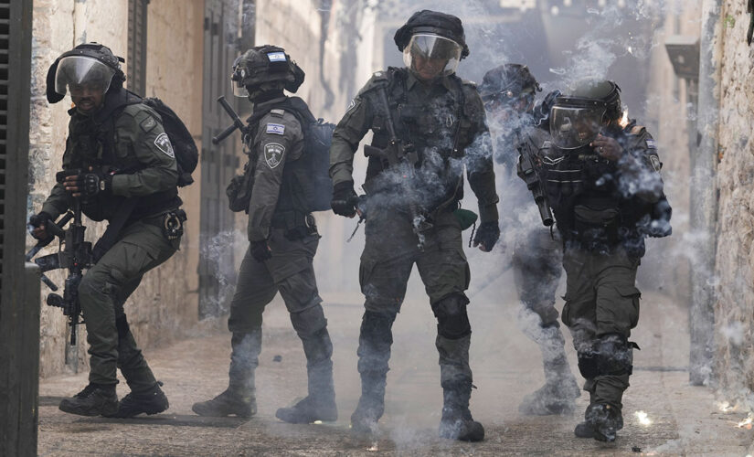 Clashes erupt again near flashpoint Jerusalem holy site