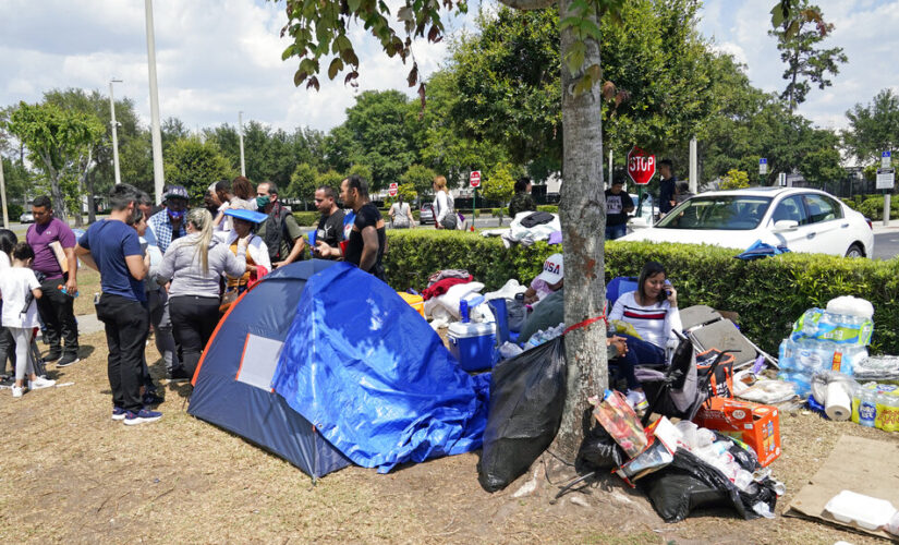 Florida ICE offices see massive lines, processing delays as hundreds of migrants wait for check-ins