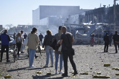 Russia pounds Odesa with missile fire, Zelenskyy warns of global food crisis amid port city blockade