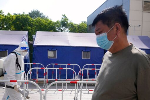 Beijing preps COVID-19 hospital facilities, orders more testing