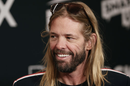 Taylor Hawkins’ friends criticize article on Foo Fighters drummer after his death