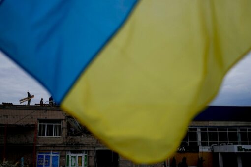 Ukraine officials fear repeat of Mariupol in Luhansk