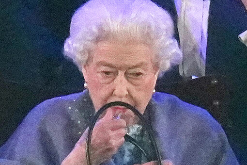Queen Elizabeth makes a bold statement during Platinum Jubilee celebrations with top secret lipstick