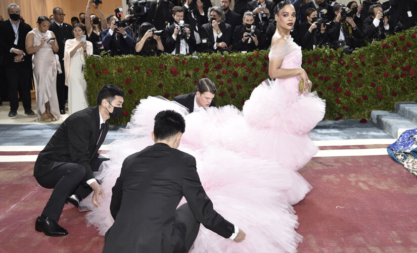 A look inside the Met Gala: Glitter, glamour and 275,000 pink roses