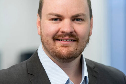 Liberal Australian mayor stabbed in suspected home invasion, suspects remain at large: police