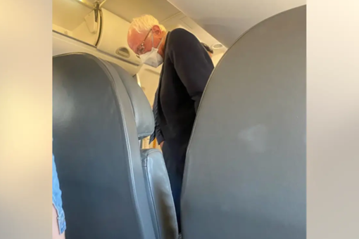 Bernie Sanders flies first class to stump for fellow socialist candidate Summer Lee