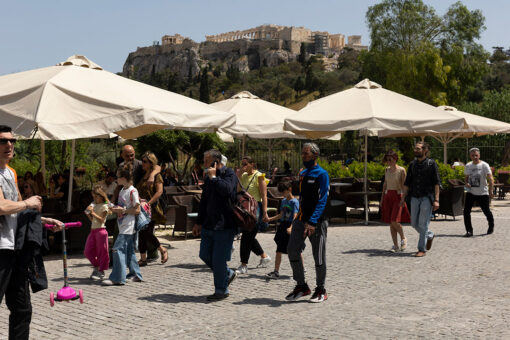 Tourists, rejoice! Italy, Greece relax COVID-19 restrictions