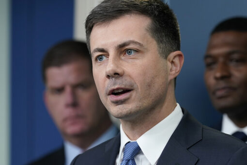 Buttigieg says feds have power to force airlines to hire more workers amid travel delays