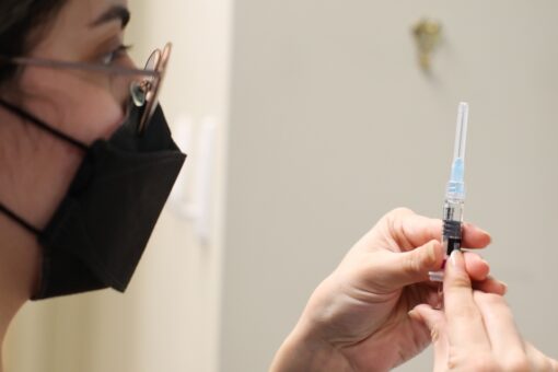 CDC panel recommends seniors get newer flu vaccines