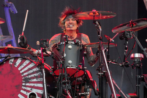 Tommy Lee exits reunion concert midway due to broken ribs: report