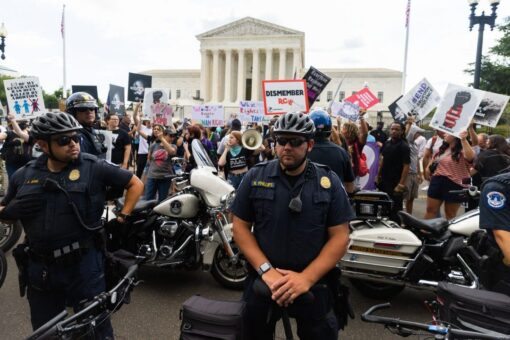 Sen. Mike Lee predicts constitutional crisis, ‘invasion’ of Supreme Court from ‘pro-abortion Left’ after Roe