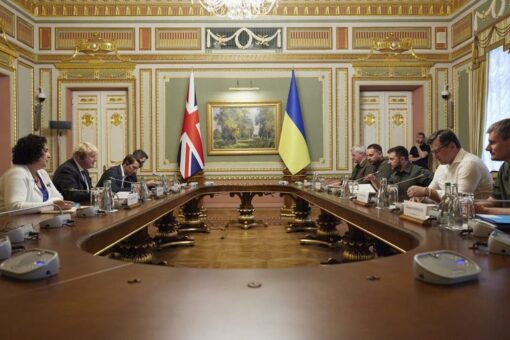 Ukrainians sign petition to give citizenship, PM role to UK’s Johnson