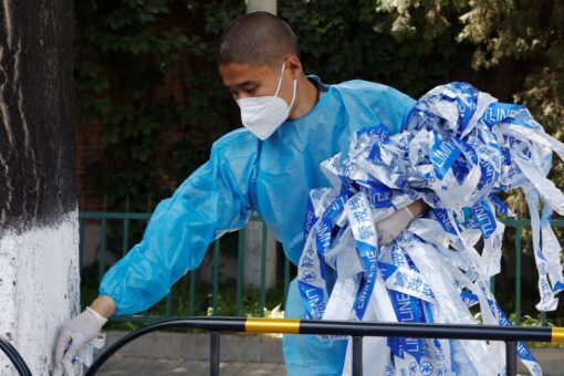 Some China areas extend their lockdowns and testing amid COVID-19 omicron variant spread