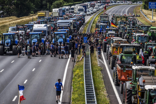 Dutch farmers form ‘freedom convoys’ to protest government’s strict environmental rules