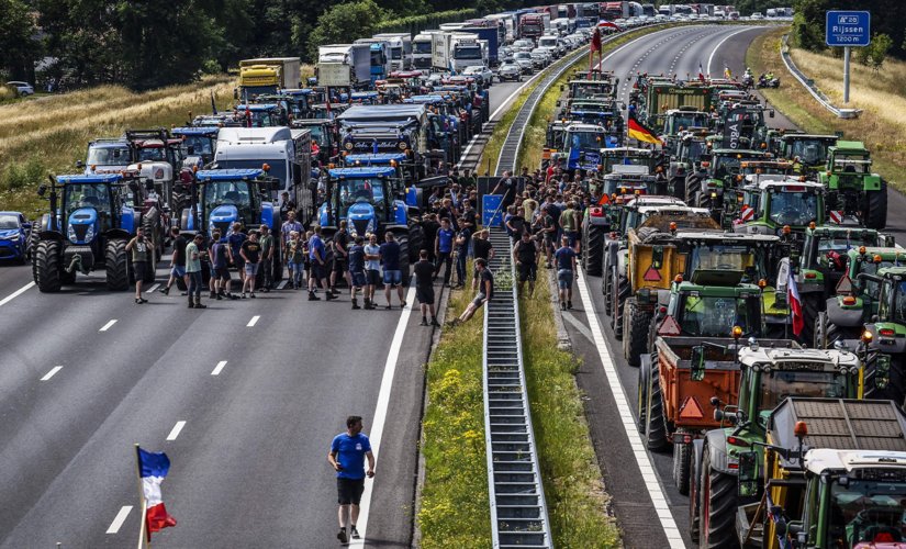 Dutch farmers form ‘freedom convoys’ to protest government’s strict environmental rules