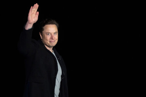 Elon Musk breaks Twitter silence with photo of ex-wife, the Pope in Venice