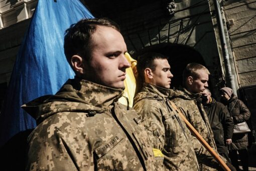 Ukrainian ‘volunteer recruits’ arrive in UK for military training in move to bolster resistance against Russia