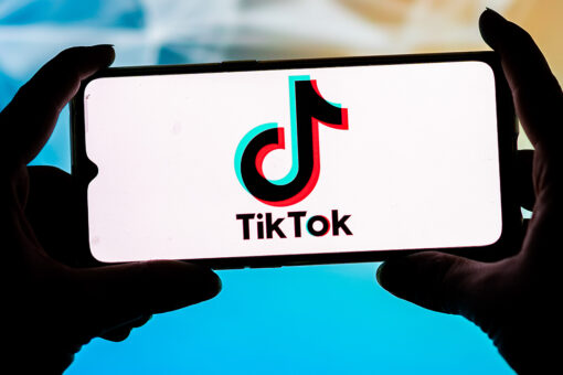 Legislators target TikTok, social media dangers with bipartisan CHATS Act: ‘The Wild West’