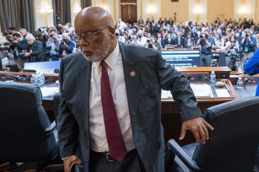 DHS launches criminal investigation into Secret Service over missing Jan. 6 text messages