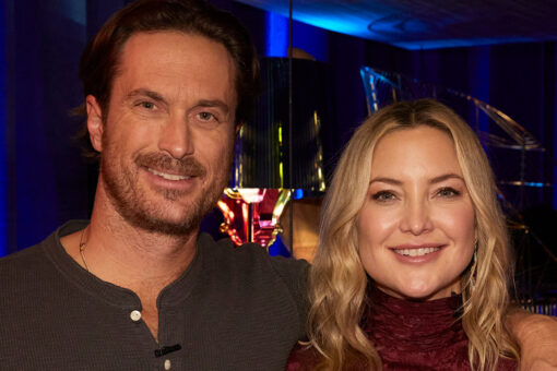 Kate Hudson poses topless on Instagram and receives awkward reaction from older brother Oliver