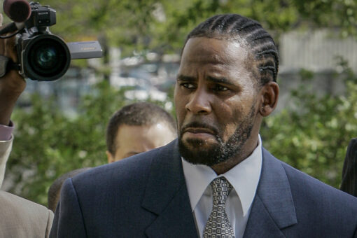 R. Kelly removed from suicide watch at Brooklyn prison
