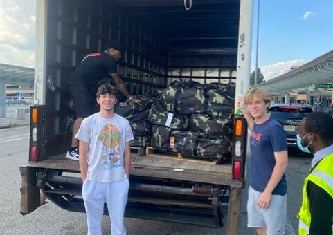Ukraine war: American teenager transports 54 bags of medical supplies for Ukraine military