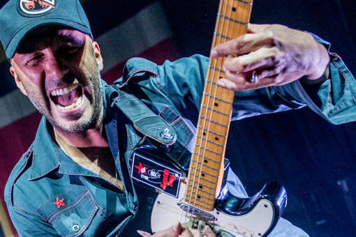 Rage Against the Machine’s Tom Morello accidentally tackled by security during Toronto concert