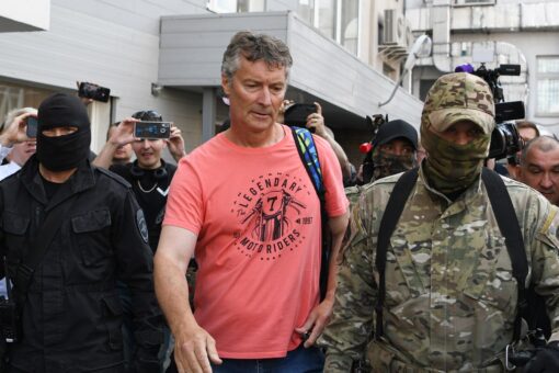 Russia detains opposition leader over criticism of war in Ukraine