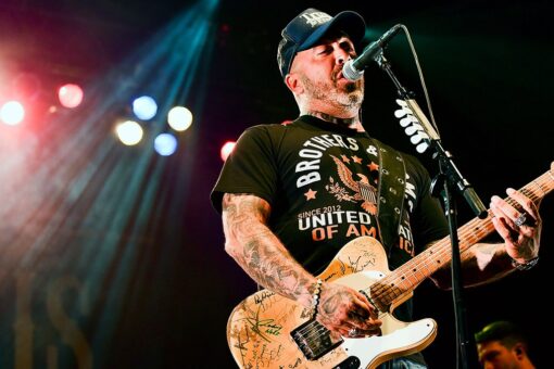Aaron Lewis talks his new album ‘Frayed at Both Ends’ and what in his personal life inspired it