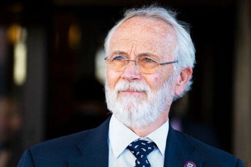 Dan Newhouse survives Washington primary after vote to impeach Trump