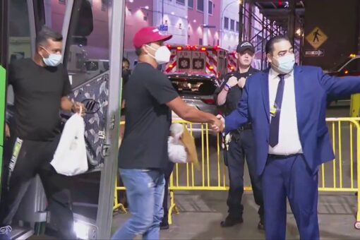 5 more migrant buses from Texas arrive in NYC as Abbott calls out Adams’ ‘hypocrisy’