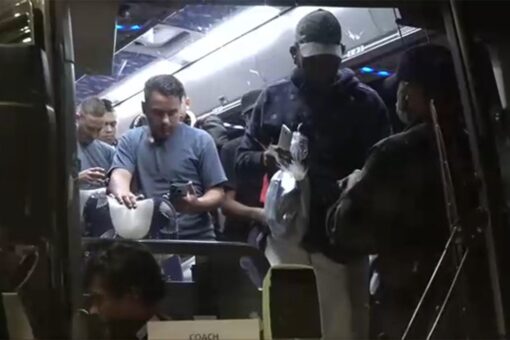 First Texas bus of migrants arrives in NYC