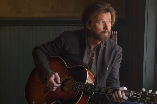 Ronnie Dunn says new album ‘100 Proof Neon’ is a return to country music of the ’80s