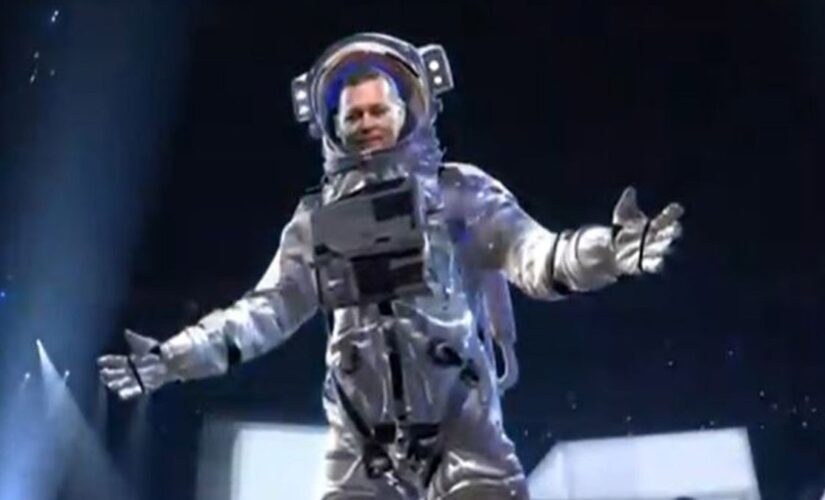 Johnny Depp is MTV VMAs moonman during surprise appearance at award show: ‘Needed the work’