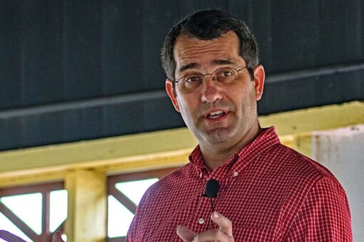 Kansas GOP governor candidate Schmidt blames Democratic Gov. Kelly’s spending for making inflation ‘worse’