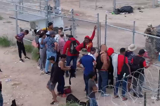 Border Patrol opens gate locked by Texas National Guard to allow illegal immigrants to enter