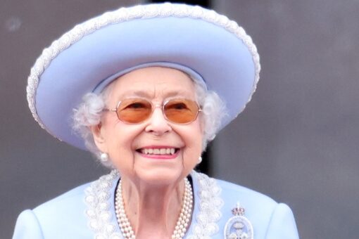 World leaders, politicians react to Queen Elizabeth II health concerns