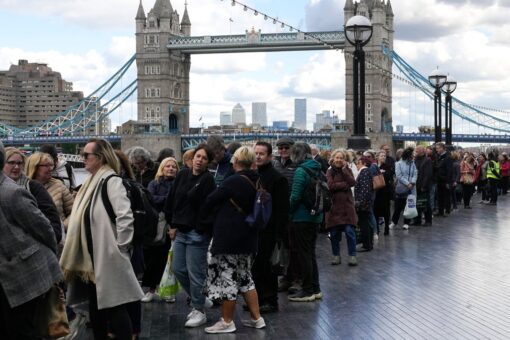 Line to see Queen Elizabeth’s coffin paused as wait reaches 14 hours