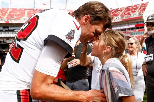 Tom Brady is the ever attentive father to kids, wife Gisele B?ndchen is MIA amid marriage struggles