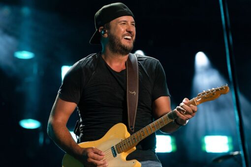 Luke Bryan talks co-hosting the CMAs with Peyton Manning: ‘It’s going to be fun’