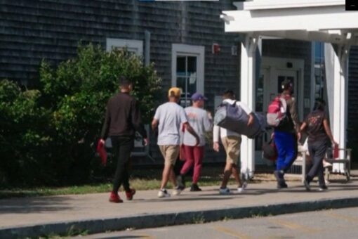 Martha’s Vineyard’s ‘humanitarian crisis’ is just 0.000025% of the border crisis
